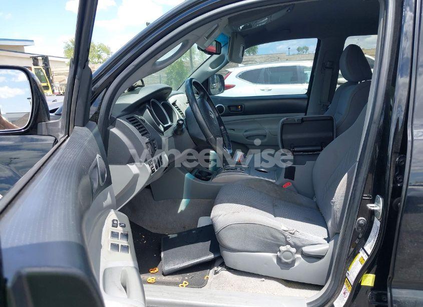 Photo 5 of 2011 Toyota Tacoma BASE V6 (VIN 3TMLU4EN5BM075967)