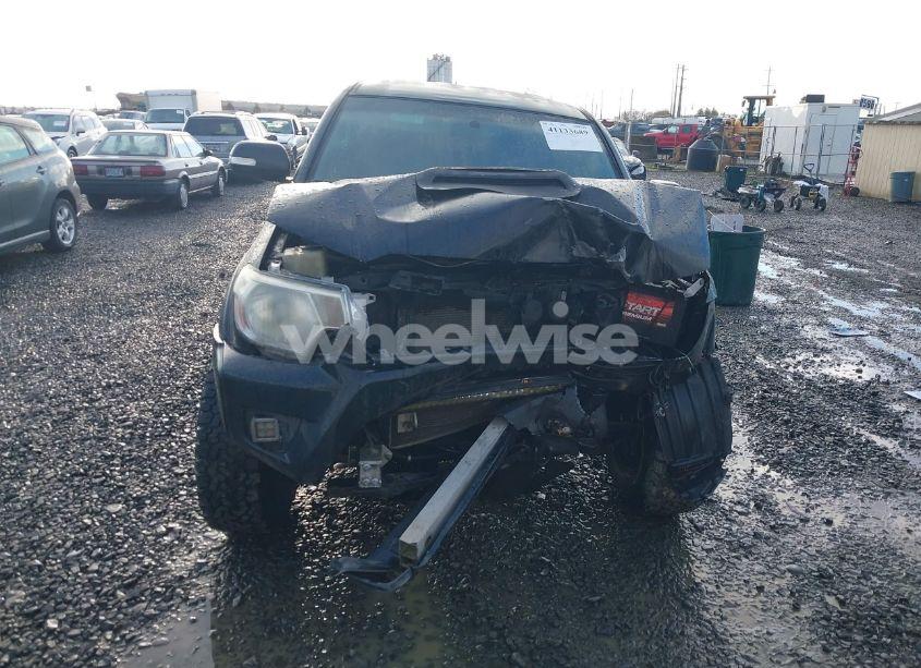 Photo 13 of 2013 Toyota Tacoma DOUBLE CAB (VIN 3TMLU4EN5DM121607)