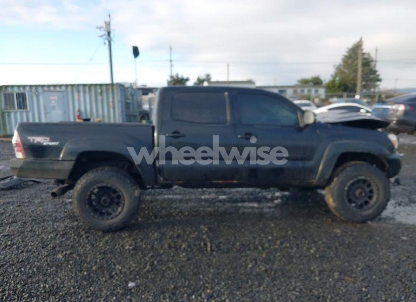 Photo 14 of 2013 Toyota Tacoma DOUBLE CAB (VIN 3TMLU4EN5DM121607)