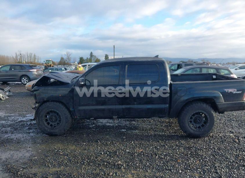 Photo 15 of 2013 Toyota Tacoma DOUBLE CAB (VIN 3TMLU4EN5DM121607)