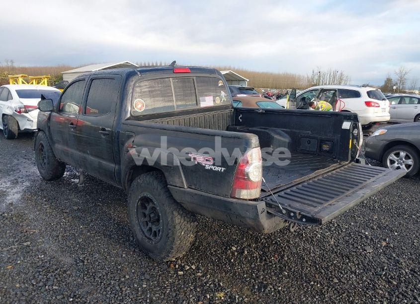 Photo 3 of 2013 Toyota Tacoma DOUBLE CAB (VIN 3TMLU4EN5DM121607)