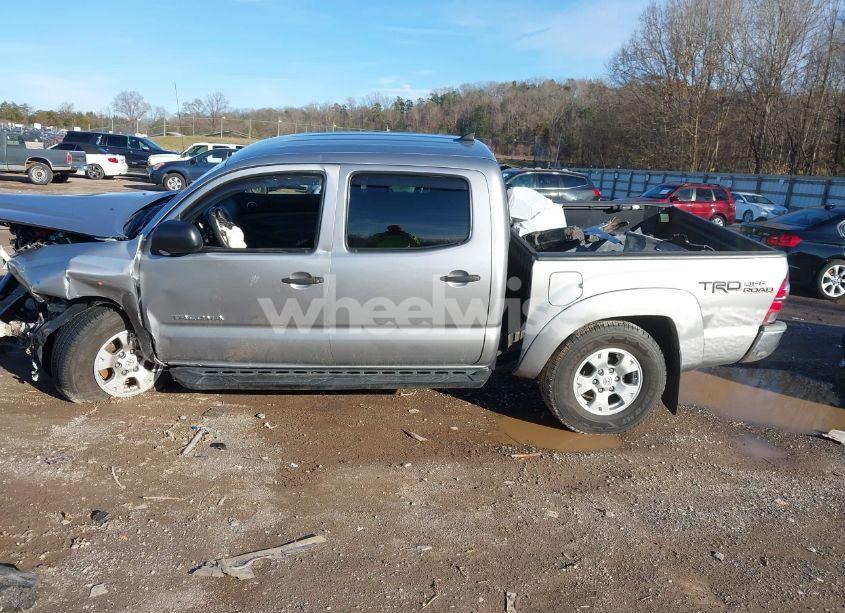 Photo 14 of 2014 Toyota Tacoma DOUBLE CAB (VIN 3TMLU4EN5EM135783)