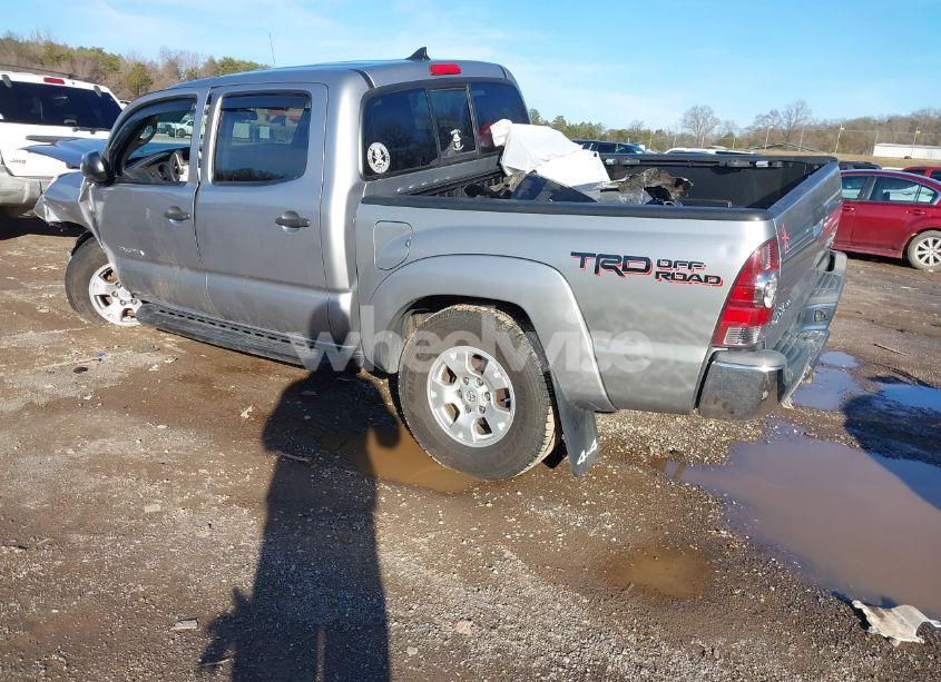 Photo 3 of 2014 Toyota Tacoma DOUBLE CAB (VIN 3TMLU4EN5EM135783)