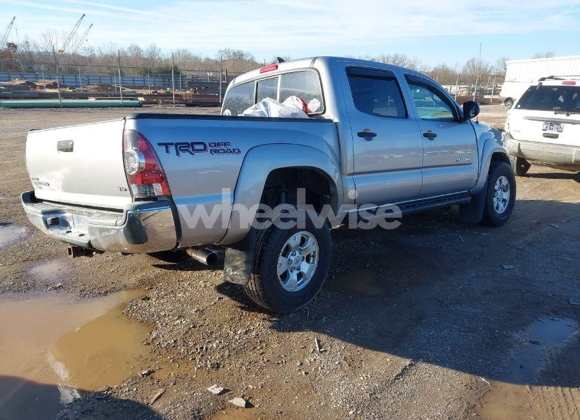 Photo 4 of 2014 Toyota Tacoma DOUBLE CAB (VIN 3TMLU4EN5EM135783)