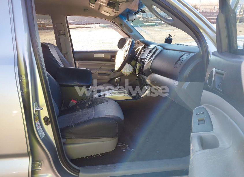 Photo 5 of 2014 Toyota Tacoma DOUBLE CAB (VIN 3TMLU4EN5EM135783)