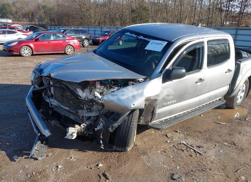 Photo 6 of 2014 Toyota Tacoma DOUBLE CAB (VIN 3TMLU4EN5EM135783)