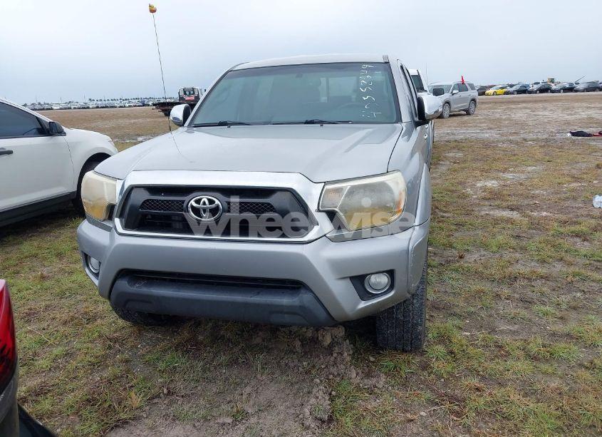 Photo 11 of 2014 Toyota Tacoma BASE V6 (VIN 3TMLU4EN5EM143687)
