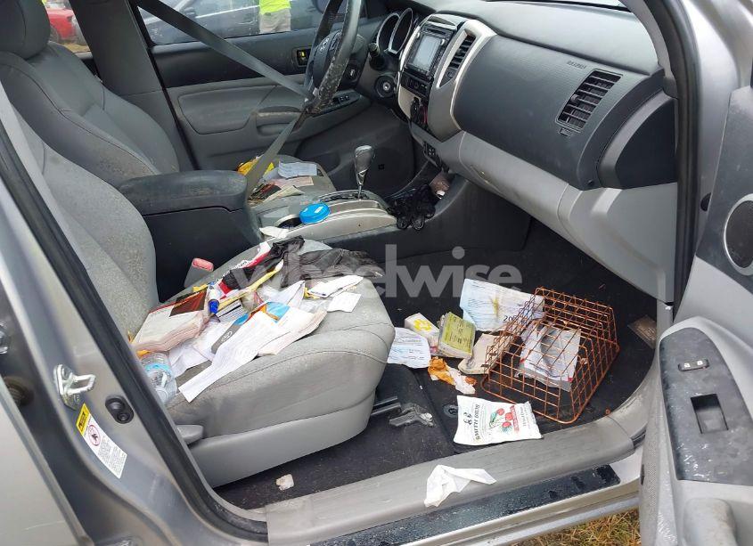 Photo 5 of 2014 Toyota Tacoma BASE V6 (VIN 3TMLU4EN5EM143687)