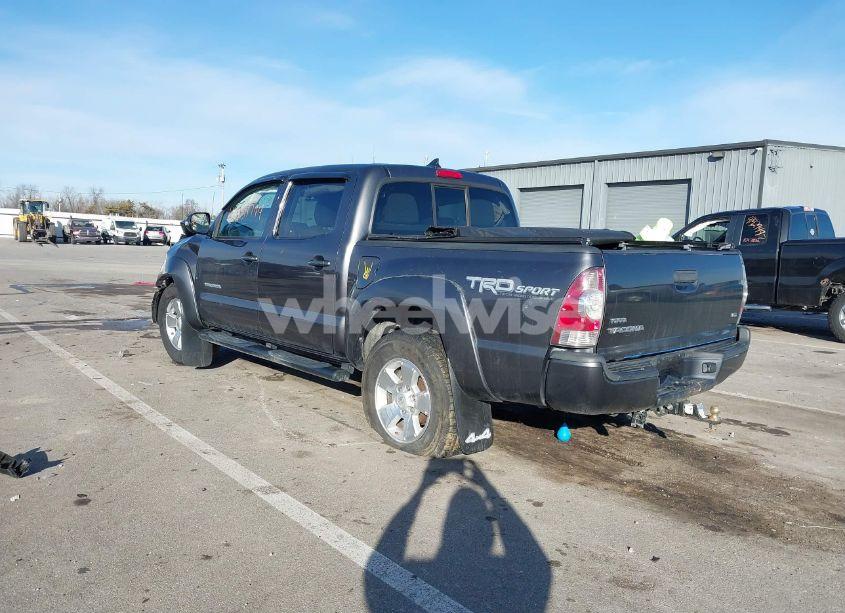 Photo 3 of 2015 Toyota Tacoma DOUBLE CAB/TRD PRO (VIN 3TMLU4EN5FM175671)