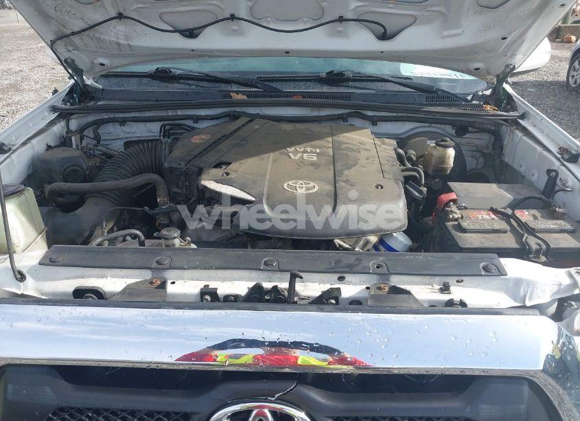 Photo 10 of 2015 Toyota Tacoma BASE V6 (VIN 3TMLU4EN5FM188601)