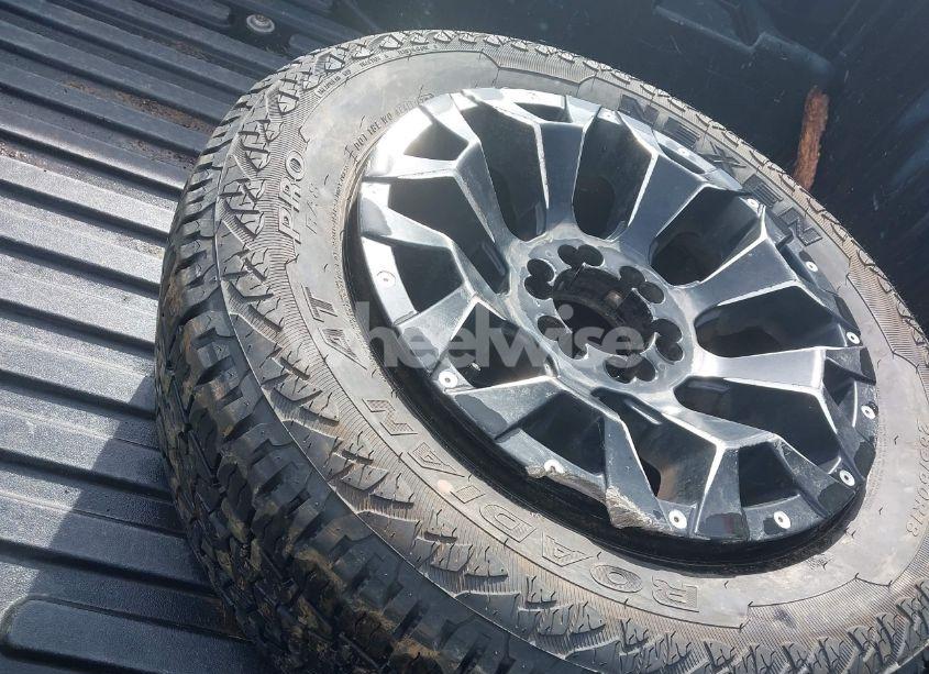 Photo 12 of 2015 Toyota Tacoma BASE V6 (VIN 3TMLU4EN5FM188601)
