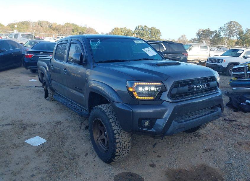 2015 Toyota Tacoma DOUBLE CAB/TRD PRO (VIN 3TMLU4EN5FM190624) main photo