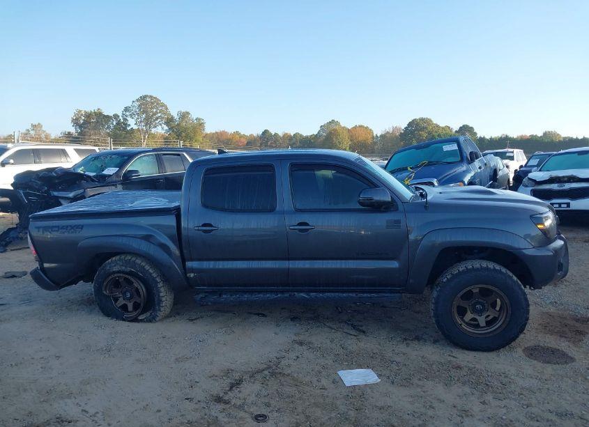 Photo 13 of 2015 Toyota Tacoma DOUBLE CAB/TRD PRO (VIN 3TMLU4EN5FM190624)
