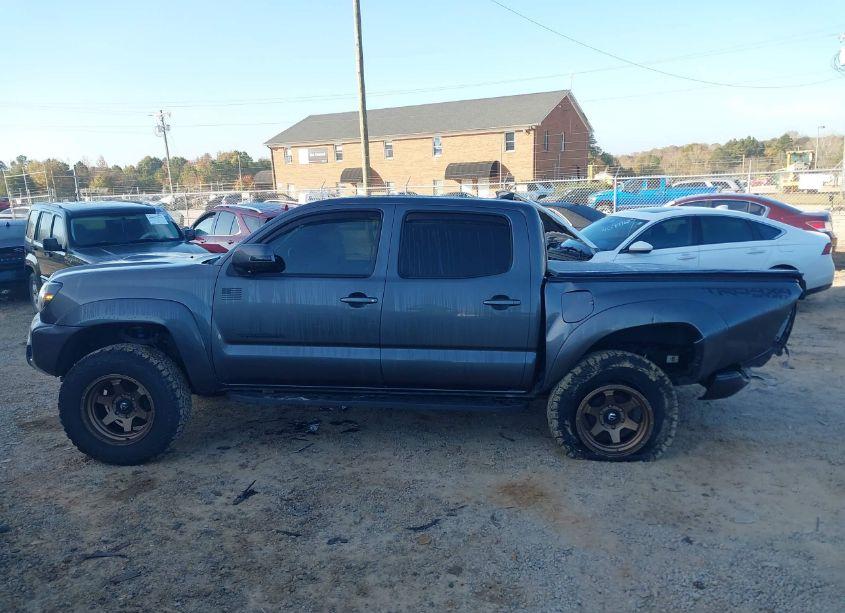 Photo 14 of 2015 Toyota Tacoma DOUBLE CAB/TRD PRO (VIN 3TMLU4EN5FM190624)