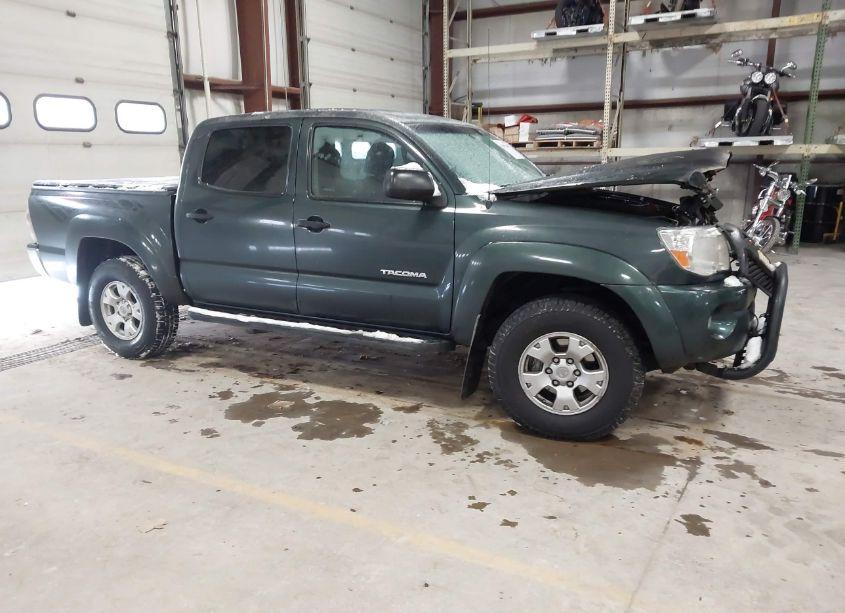 2011 Toyota Tacoma DOUBLE CAB (VIN 3TMLU4EN6BM063889) main photo