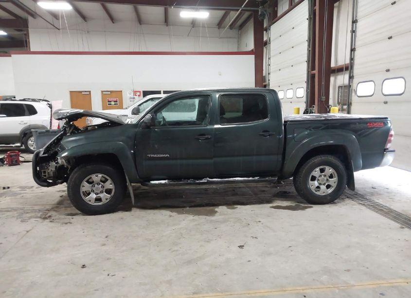 Photo 14 of 2011 Toyota Tacoma DOUBLE CAB (VIN 3TMLU4EN6BM063889)