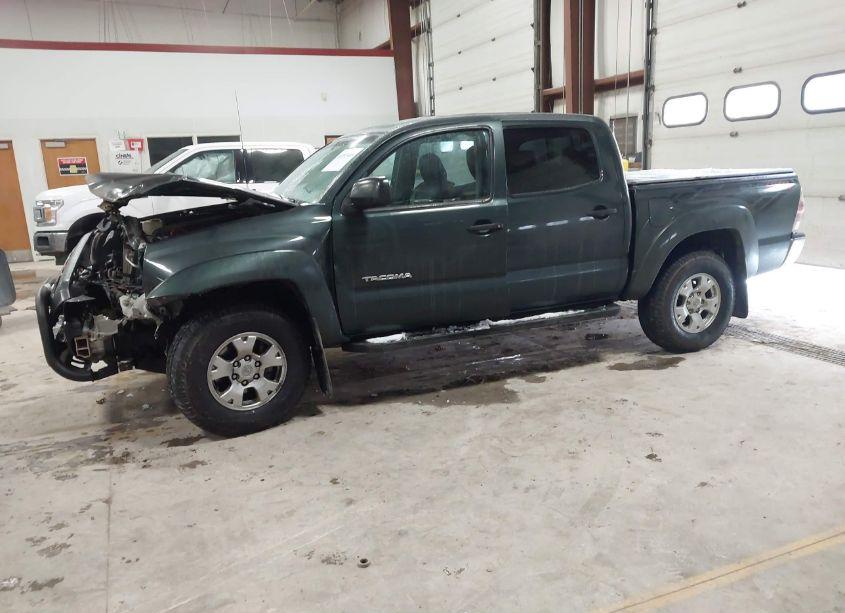 Photo 2 of 2011 Toyota Tacoma DOUBLE CAB (VIN 3TMLU4EN6BM063889)