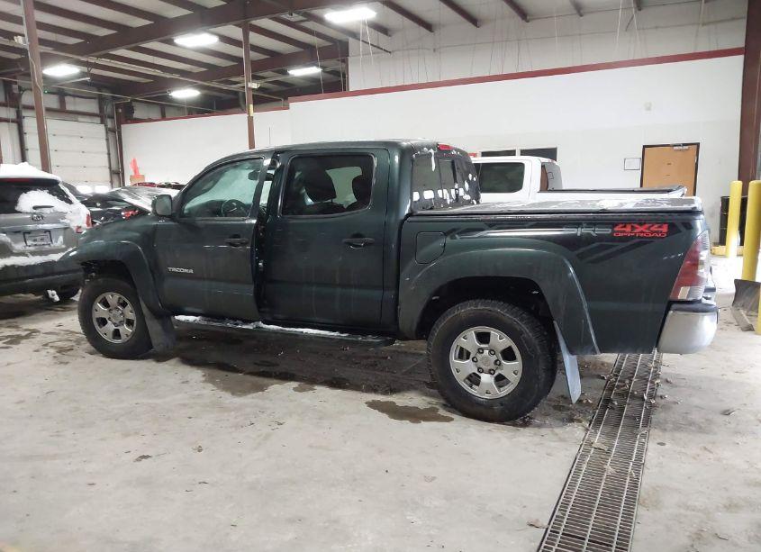 Photo 3 of 2011 Toyota Tacoma DOUBLE CAB (VIN 3TMLU4EN6BM063889)