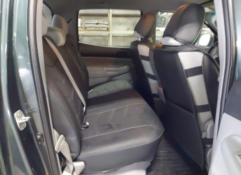Photo 8 of 2011 Toyota Tacoma DOUBLE CAB (VIN 3TMLU4EN6BM063889)