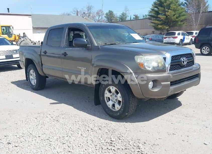 2011 Toyota Tacoma BASE V6 (VIN 3TMLU4EN6BM072012) main photo