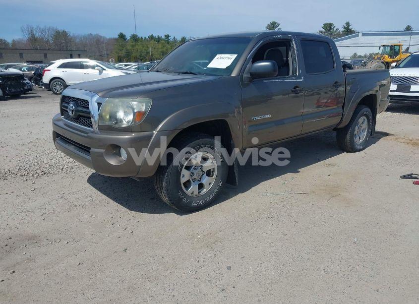 Photo 2 of 2011 Toyota Tacoma BASE V6 (VIN 3TMLU4EN6BM072012)