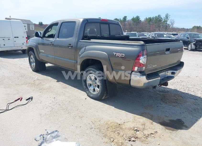 Photo 3 of 2011 Toyota Tacoma BASE V6 (VIN 3TMLU4EN6BM072012)