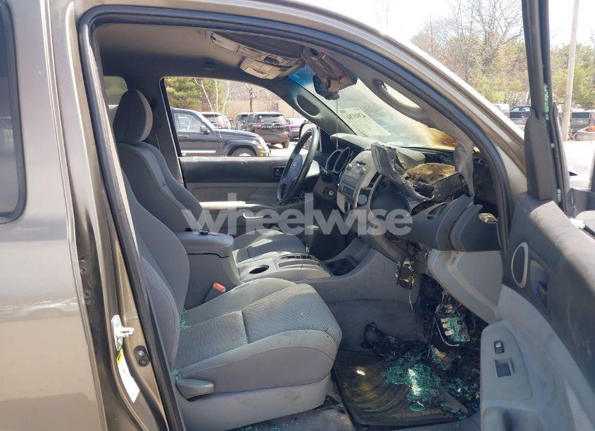 Photo 5 of 2011 Toyota Tacoma BASE V6 (VIN 3TMLU4EN6BM072012)