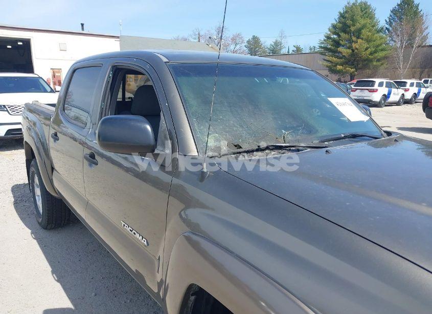 Photo 6 of 2011 Toyota Tacoma BASE V6 (VIN 3TMLU4EN6BM072012)
