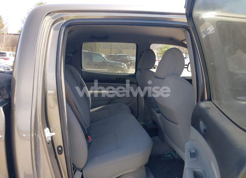 Photo 8 of 2011 Toyota Tacoma BASE V6 (VIN 3TMLU4EN6BM072012)