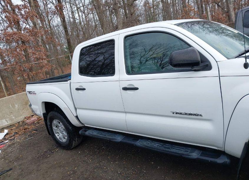 Photo 14 of 2012 Toyota Tacoma DOUBLE CAB (VIN 3TMLU4EN6CM095937)