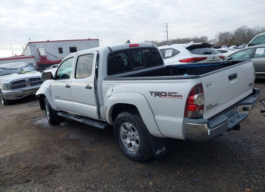 Photo 3 of 2012 Toyota Tacoma DOUBLE CAB (VIN 3TMLU4EN6CM095937)