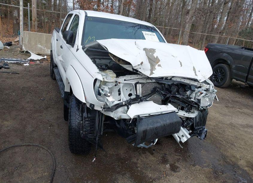 Photo 6 of 2012 Toyota Tacoma DOUBLE CAB (VIN 3TMLU4EN6CM095937)