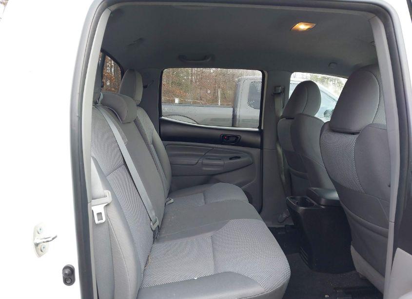 Photo 8 of 2012 Toyota Tacoma DOUBLE CAB (VIN 3TMLU4EN6CM095937)