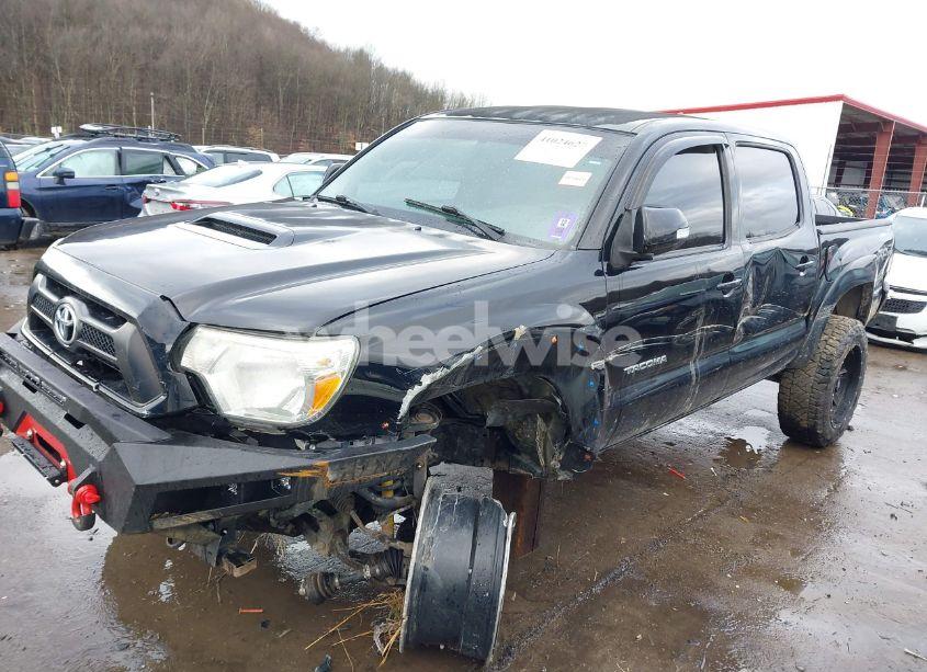 Photo 2 of 2015 Toyota Tacoma DOUBLE CAB/TRD PRO (VIN 3TMLU4EN6FM178675)