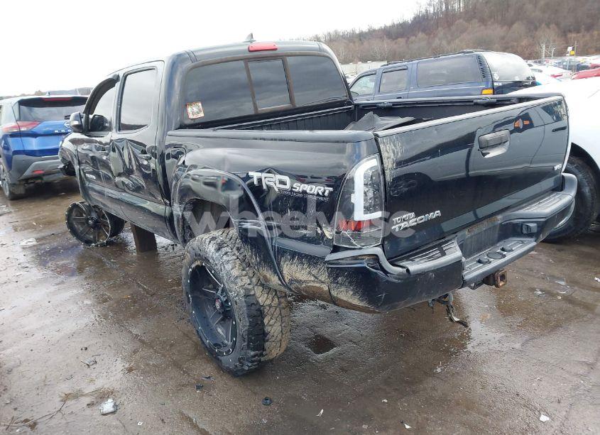Photo 3 of 2015 Toyota Tacoma DOUBLE CAB/TRD PRO (VIN 3TMLU4EN6FM178675)