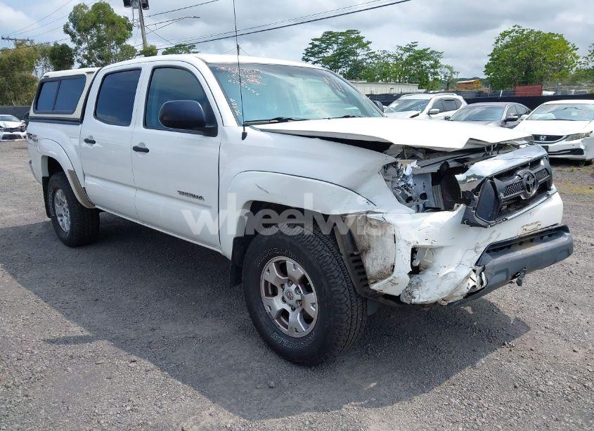 2015 Toyota Tacoma BASE V6/TRD PRO (VIN 3TMLU4EN6FM185335) main photo