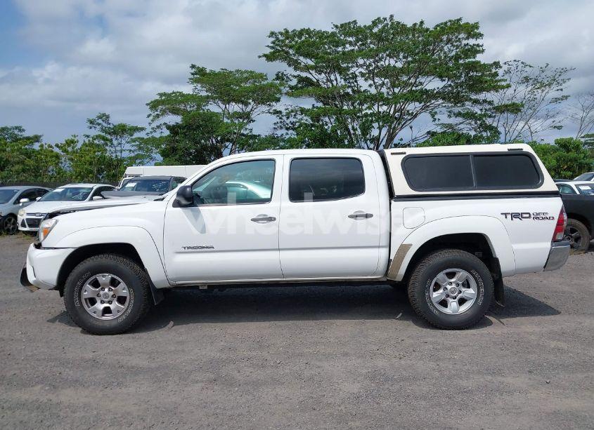 Photo 14 of 2015 Toyota Tacoma BASE V6/TRD PRO (VIN 3TMLU4EN6FM185335)