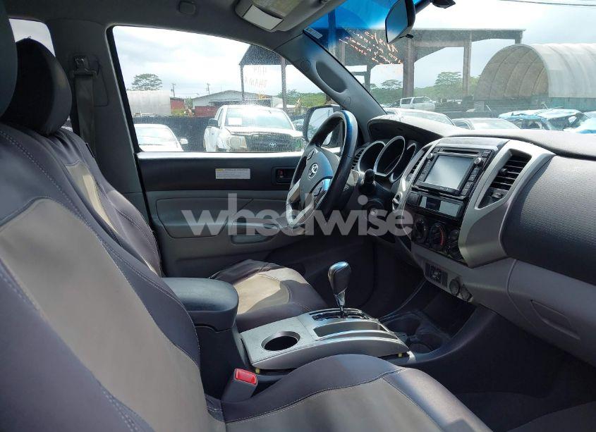 Photo 5 of 2015 Toyota Tacoma BASE V6/TRD PRO (VIN 3TMLU4EN6FM185335)