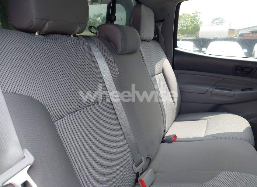 Photo 8 of 2015 Toyota Tacoma BASE V6/TRD PRO (VIN 3TMLU4EN6FM185335)