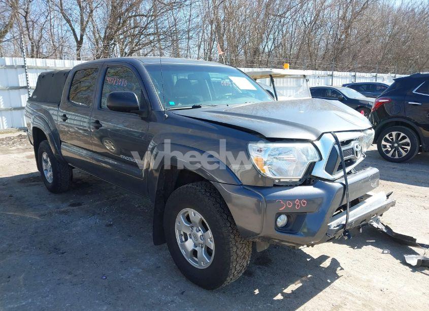 2015 Toyota Tacoma BASE V6 (VIN 3TMLU4EN6FM194780) main photo