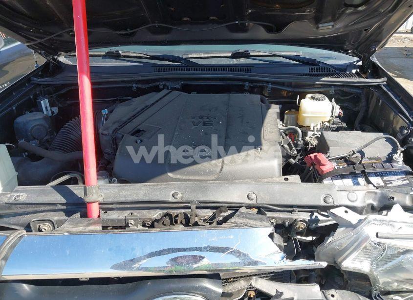 Photo 10 of 2015 Toyota Tacoma BASE V6 (VIN 3TMLU4EN6FM194780)