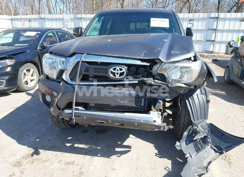 Photo 6 of 2015 Toyota Tacoma BASE V6 (VIN 3TMLU4EN6FM194780)
