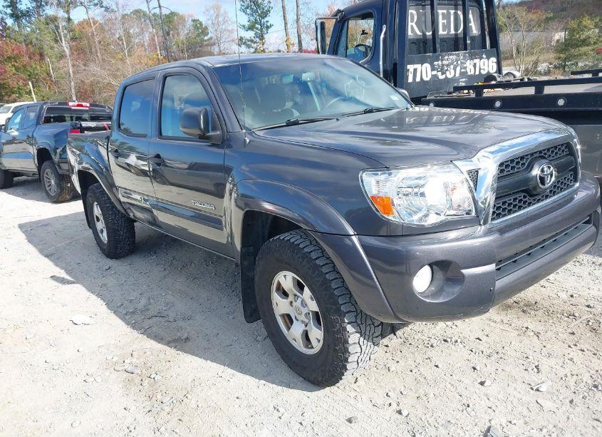 2011 Toyota Tacoma DOUBLE CAB (VIN 3TMLU4EN7BM077980) main photo