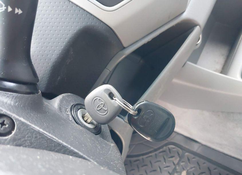 Photo 11 of 2011 Toyota Tacoma DOUBLE CAB (VIN 3TMLU4EN7BM077980)