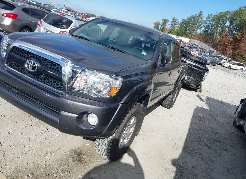 Photo 2 of 2011 Toyota Tacoma DOUBLE CAB (VIN 3TMLU4EN7BM077980)