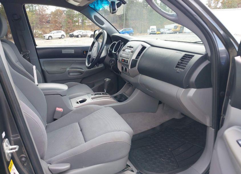 Photo 5 of 2011 Toyota Tacoma DOUBLE CAB (VIN 3TMLU4EN7BM077980)