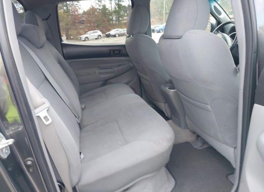 Photo 8 of 2011 Toyota Tacoma DOUBLE CAB (VIN 3TMLU4EN7BM077980)