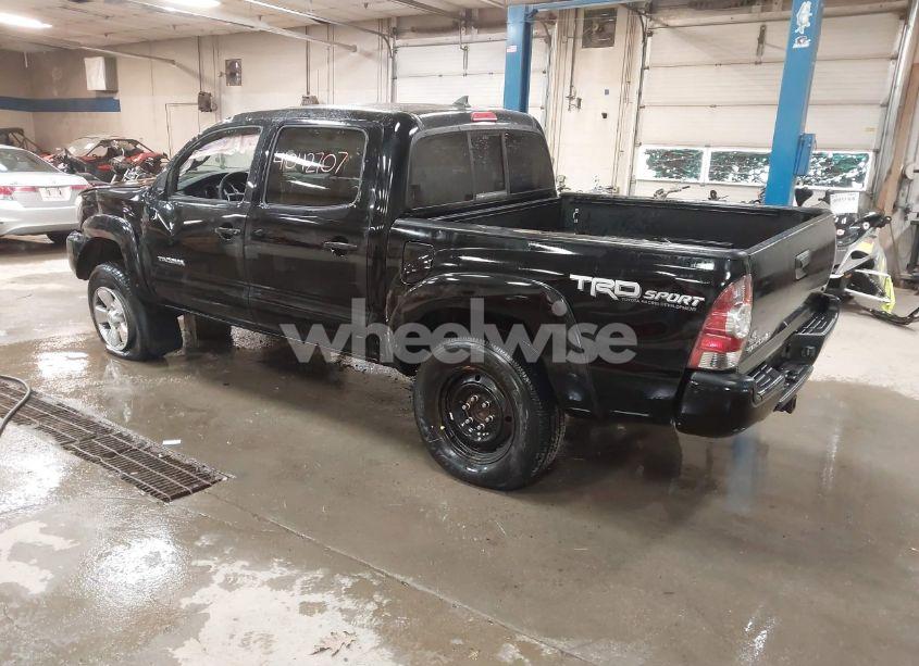 Photo 3 of 2014 Toyota Tacoma DOUBLE CAB (VIN 3TMLU4EN7EM159275)