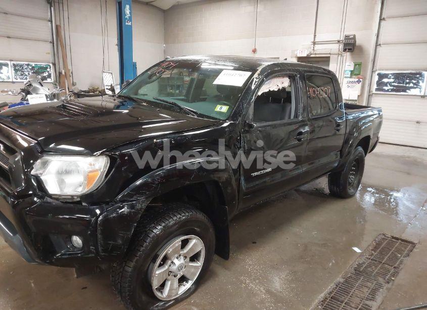 Photo 6 of 2014 Toyota Tacoma DOUBLE CAB (VIN 3TMLU4EN7EM159275)