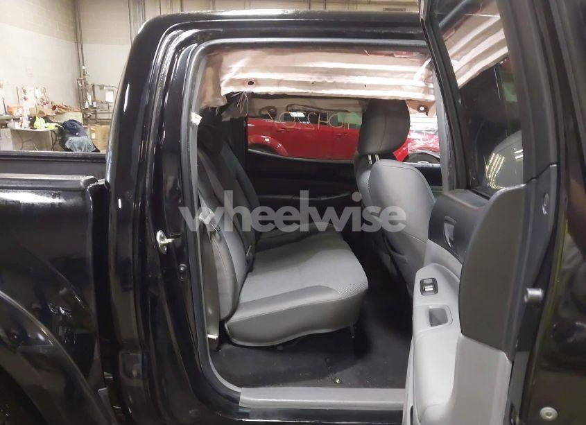 Photo 8 of 2014 Toyota Tacoma DOUBLE CAB (VIN 3TMLU4EN7EM159275)